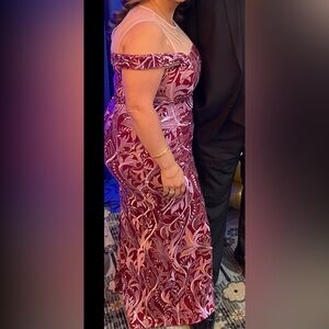 Elegant Floral Patterned Dress